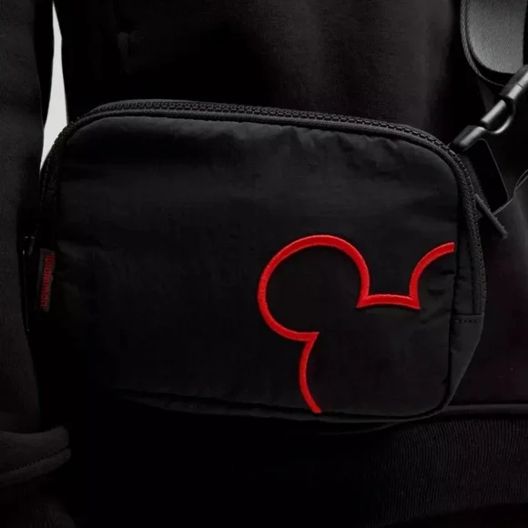 NWT Lululemon Disney Mickey Outline Graphic Belt Bag SOLD OUT ONLINE🚨 - Picture 6 of 7